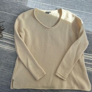 Women’s cream 100% cashmere sweater
